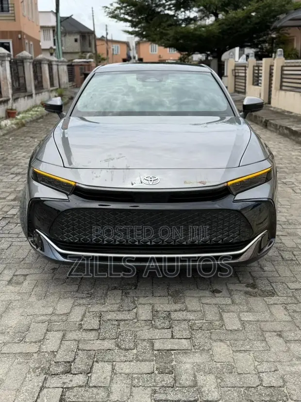 Toyota Crown Limited AWD 2024 Gray - 1