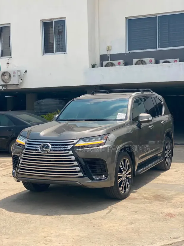 Lexus LX 600 2022 3-Row Foreign Used - 1