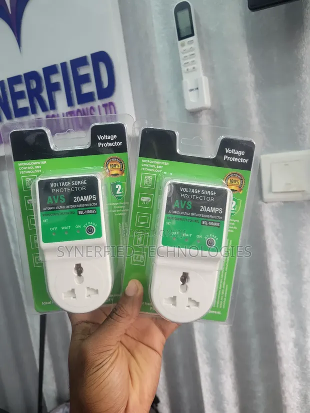 20A Voltage Surge Protector Automatic Switcher - 1