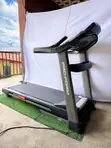 Proform Commercial Treadmill (An Sanya a Amurka) - 2