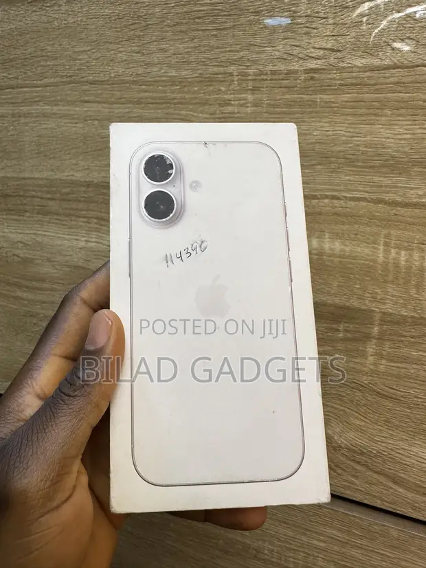 New Apple iPhone 17 256GB White - 1