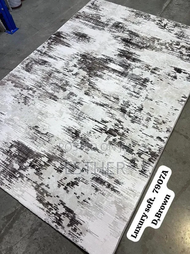 Home Interiors Center Rug - Brand New - 1