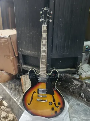 Gibson Electric Guitar for Professional Use