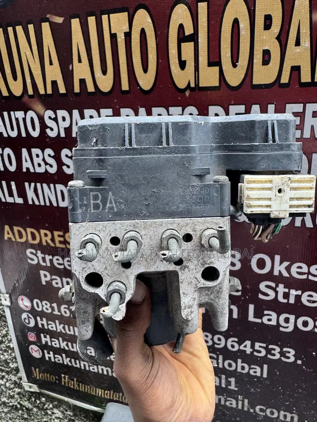 Lexus IS250 2011 ABS Pump / Module - 1