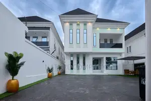 Gidan Saka na Zamani don Hayarwa - Omole Phase 1