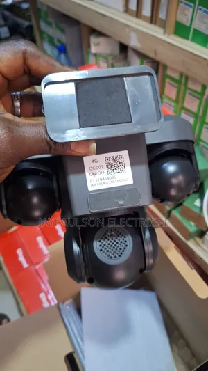Kyamaran Tsaro Mai Lens Guda Uku Mai Amfani da Hasken Rana (PTZ)