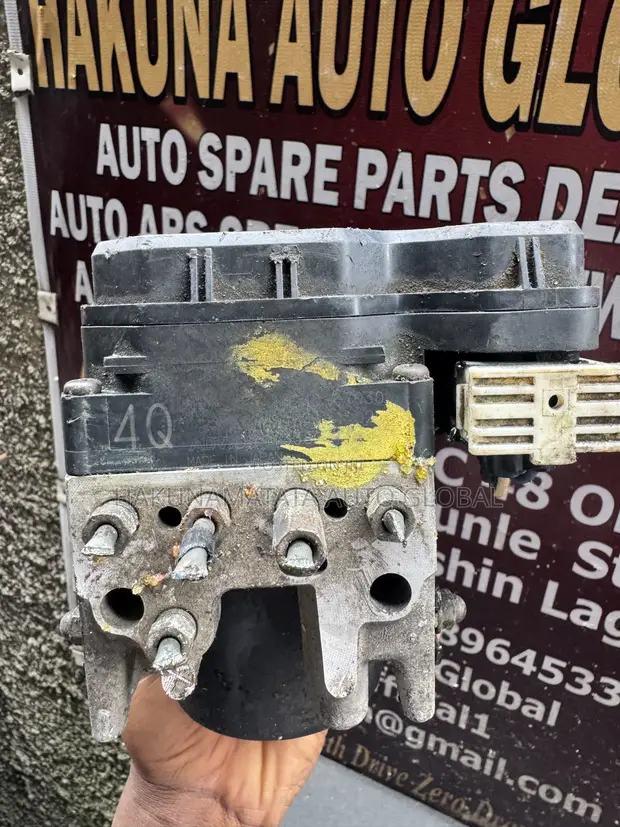 Toyota Avalon ABS Pump/Module (2005-2007) - 1