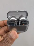 Samsung Galaxy Buds3 Pro (Amfani da aka yi a Amurka) - 2
