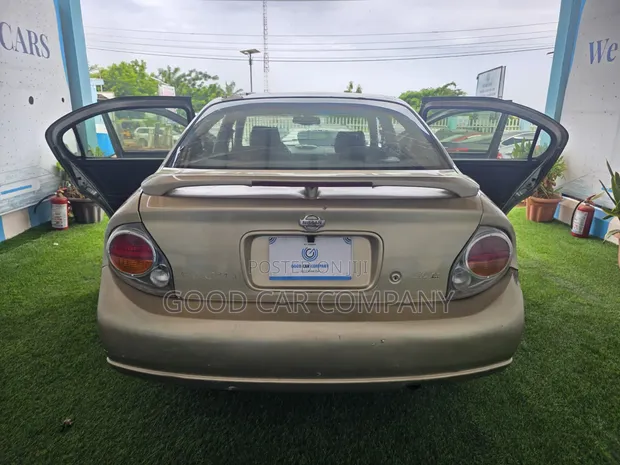 Nissan Maxima 2002 Gold - 1