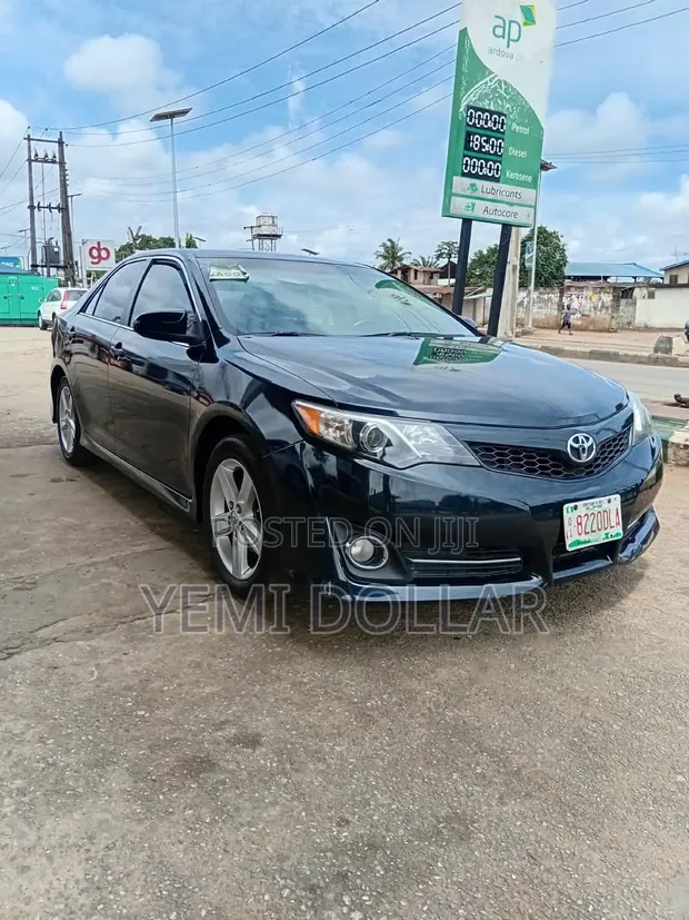 Toyota Camry SE Sport Sedan 2014 - 1