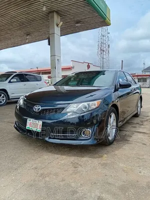 2014 Toyota Camry SE Sport Sedan