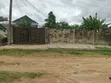 Filin Ƙasa da Shinge, Gidan Da Aka Rufe da Ƙananan Flats a Ayobo - 1