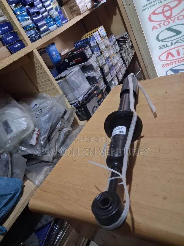 Original Front Shock Absorber na Toyota Hilux - 1