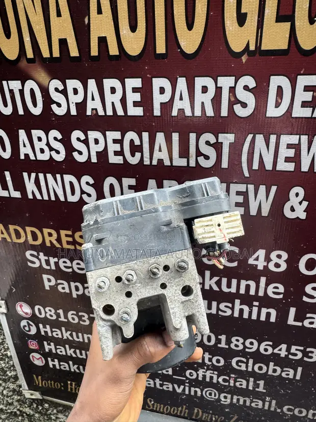 Toyota Crown DBA 2005 ABS Actuator Pump - 1