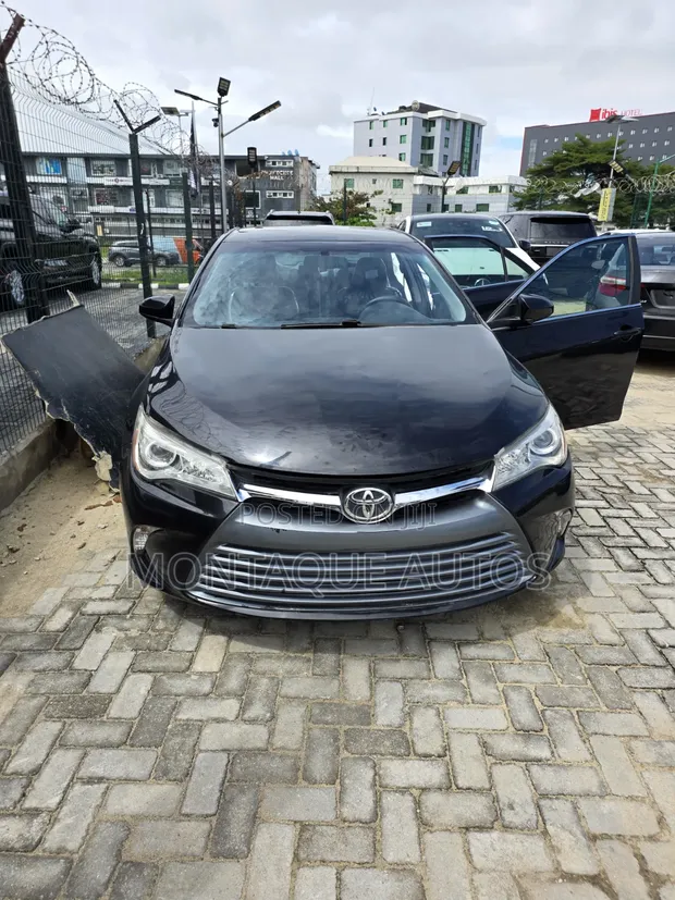 2015 Toyota Camry XSE Sedan - 1