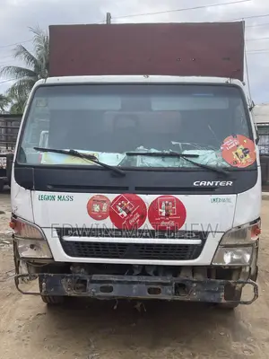 Mitsubishi Fuso Canter 2004 White