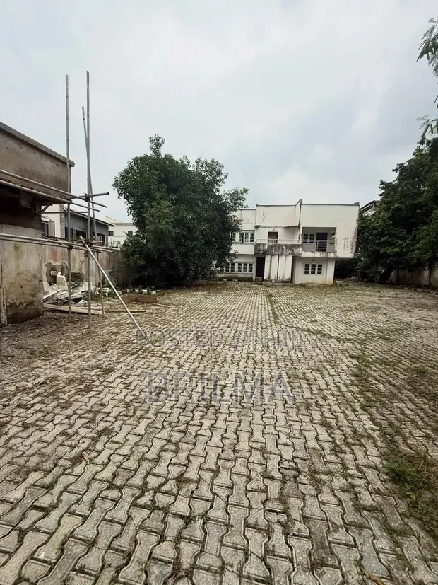 Filin Zama na 1100sqm don Siyarwa a Maitama - 1