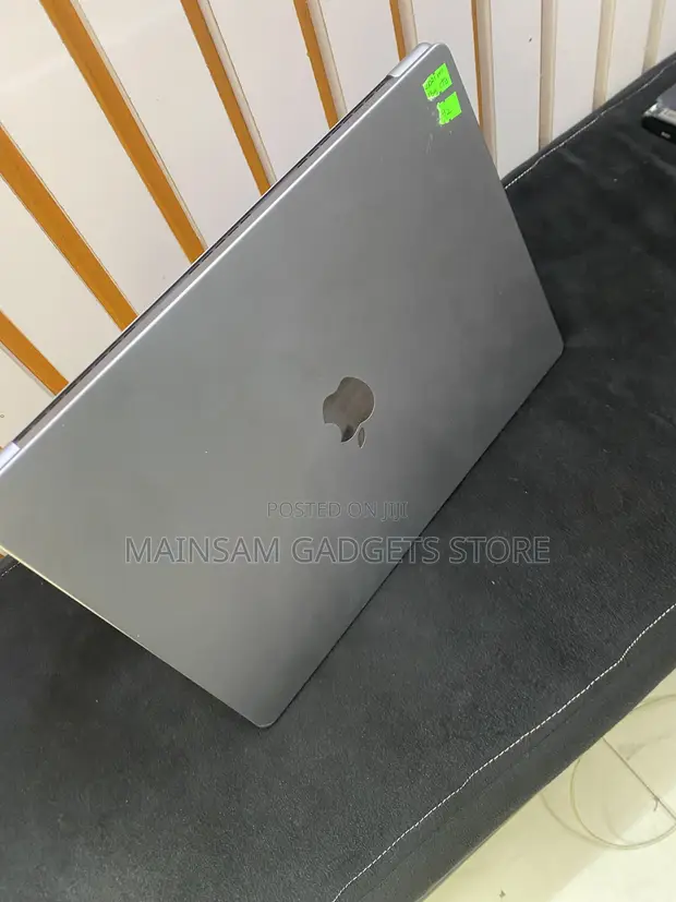 Apple MacBook Pro 2021 M1 Pro 16" 32GB RAM 1TB SSD - 1