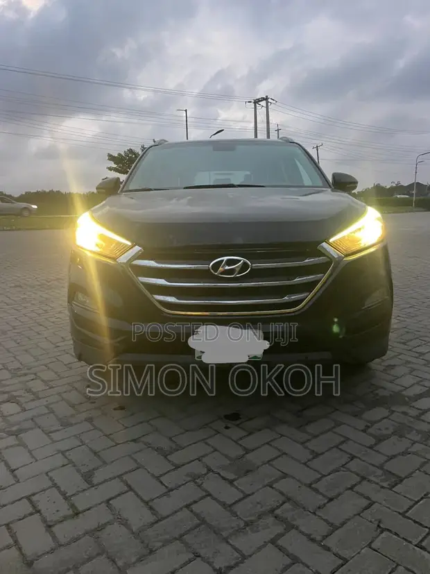 2018 Hyundai Tucson Limited AWD Black - 1
