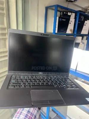 Dell Latitude 3390 2-in-1 Laptop
