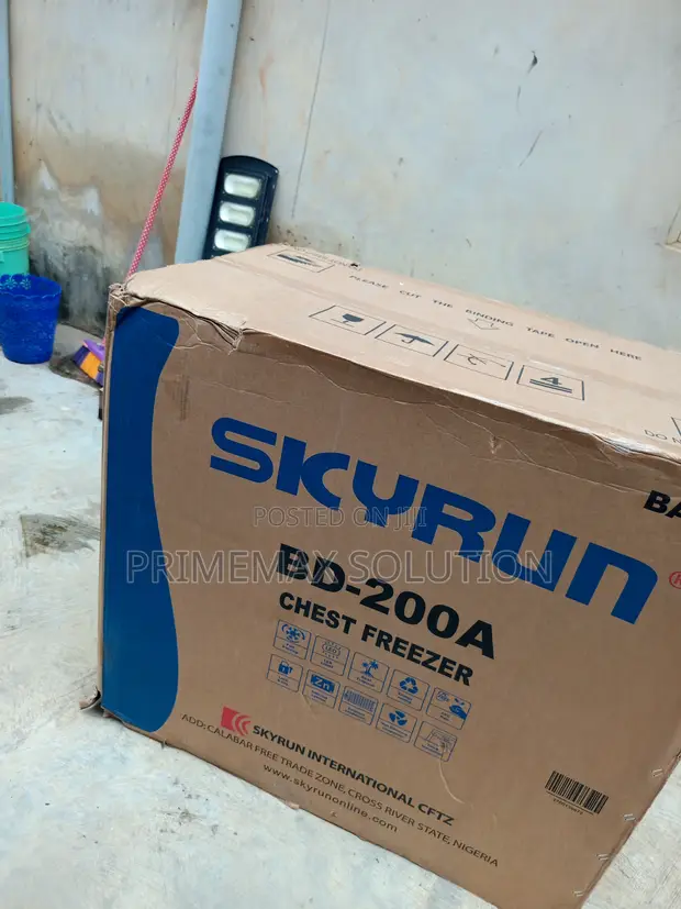Skyrun 200L Chest Freezer BD-200A - 1