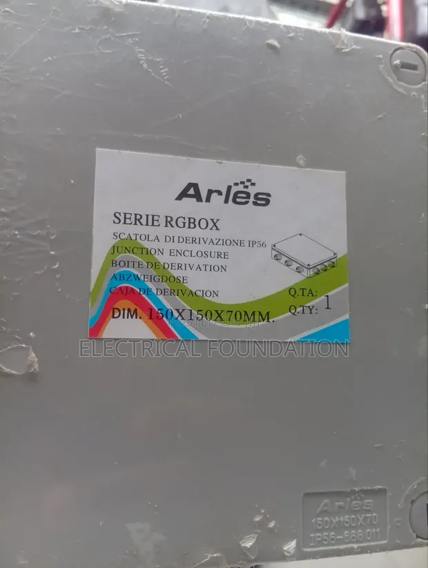 150x150x70mm Waterproof Adoptable Box - 1