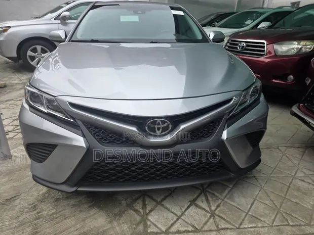 Toyota Camry 2019 XSE Silver - 1