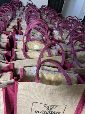 Dunique Food Hub: Custom Food Souvenir Service