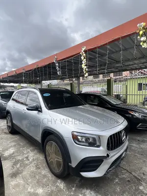 2022 Mercedes-Benz GLB-Class Silver