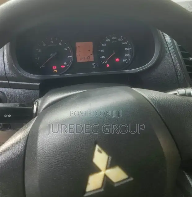 Mitsubishi L200 2019 White - 1