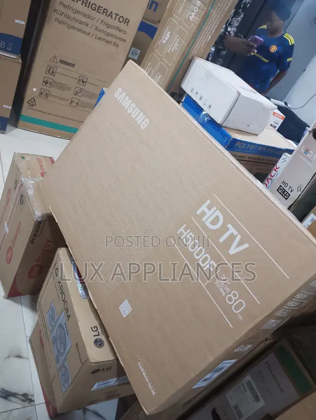 Samsung 32 Inch HD Smart TV - 1