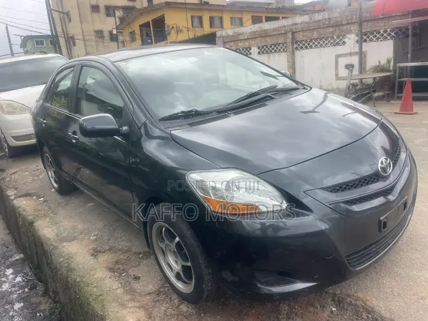 Toyota Yaris 1.5 Automatic 2009 Gray - 1