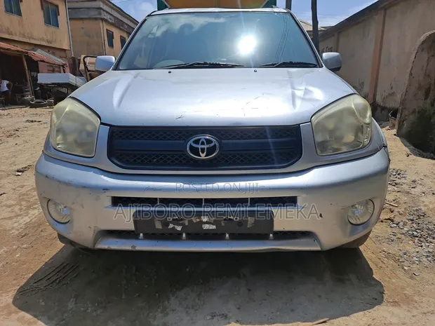 Toyota RAV4 2002 Silver Automatic - 1