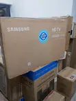 Samsung 32-Inch HD LED Smart TV (H5000F) - 2