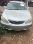 2006 Toyota Camry LE Sedan - Launin Azurfa - 5