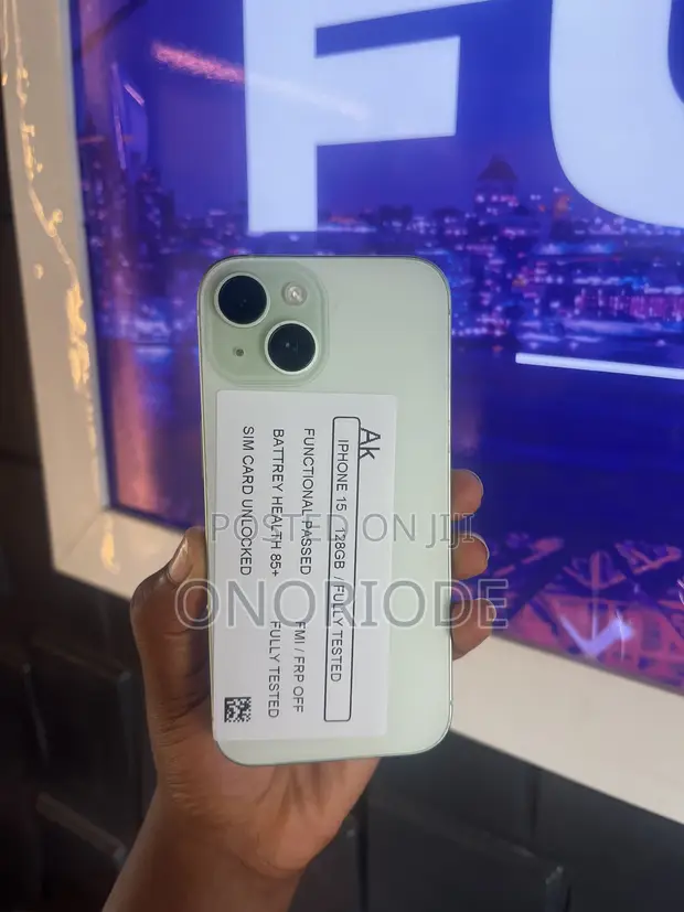 Apple iPhone 15 128GB Kore - 1