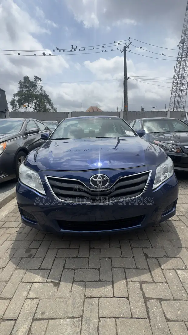 Toyota Camry 2011 Blue - 1
