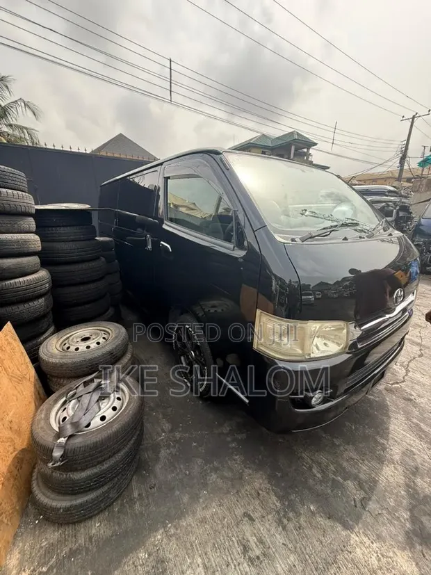 Toyota HiAce 2007 Bus - 1