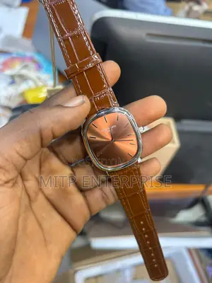 Agogon Hannu na Patek Philippe-Inspired Tonneau