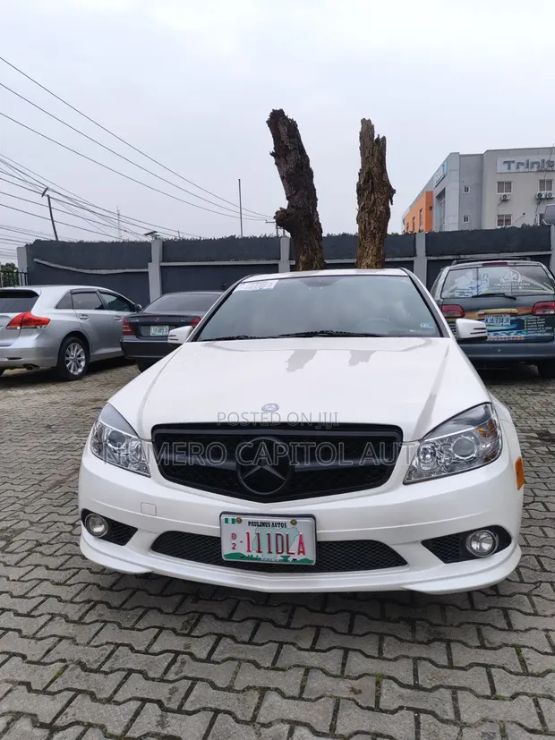 2011 Mercedes-Benz C300 Sport 4Matic Sedan AWD Fari - 1