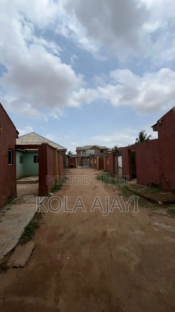 2,145.497 Sqm Filin Kasuwanci/Zama Mai Kyau Don Siyarwa - Sango-Ota - 1