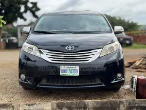 2013 Toyota Sienna Limited AWD 7-Passenger Black