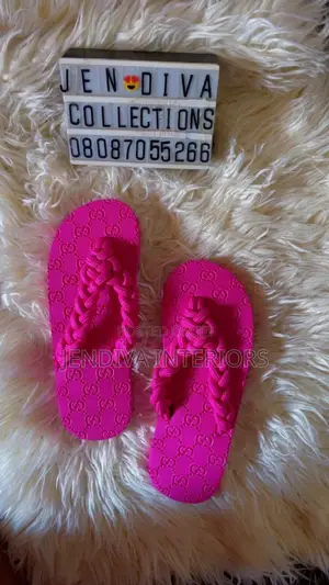 Gucci Slippers - Ingantacciyar Kyauta