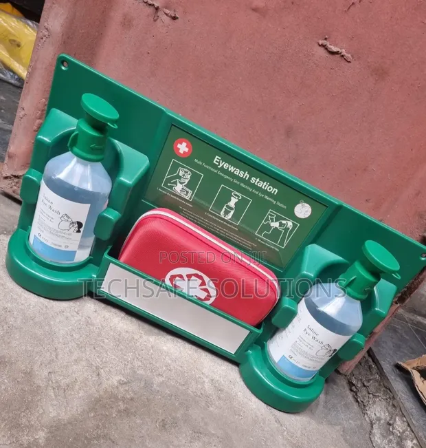 Wall Mounted Emergency Eyewash Station tare da First Aid Kit - 1