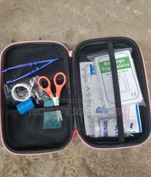 Wall Mounted Emergency Eyewash Station tare da First Aid Kit