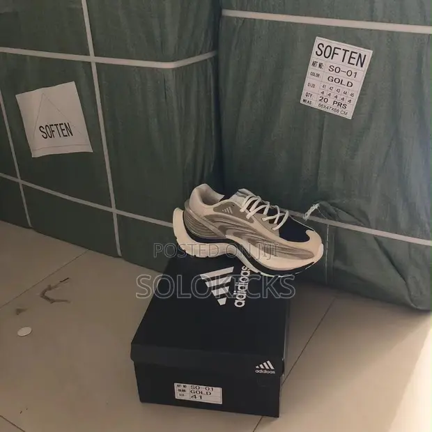Adidas Sneakers - 1