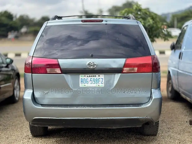 2007 Toyota Sienna LE 4WD Minivan - 1