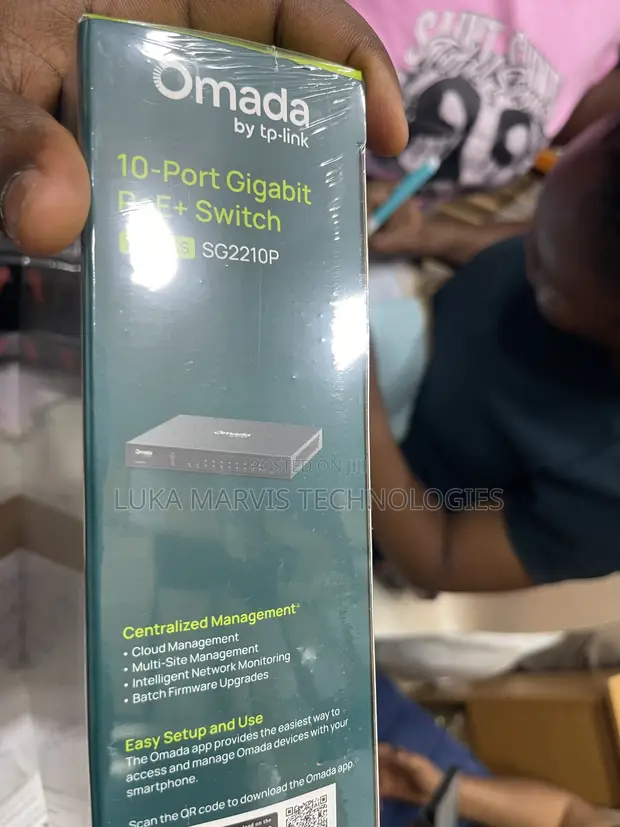 TP-Link Omada SG2210P Managed PoE+ Switch - 1