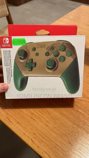 Nintendo Switch Pro Controller - Green & Gold