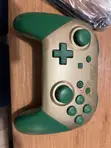 Nintendo Switch Pro Controller - Green & Gold - 3
